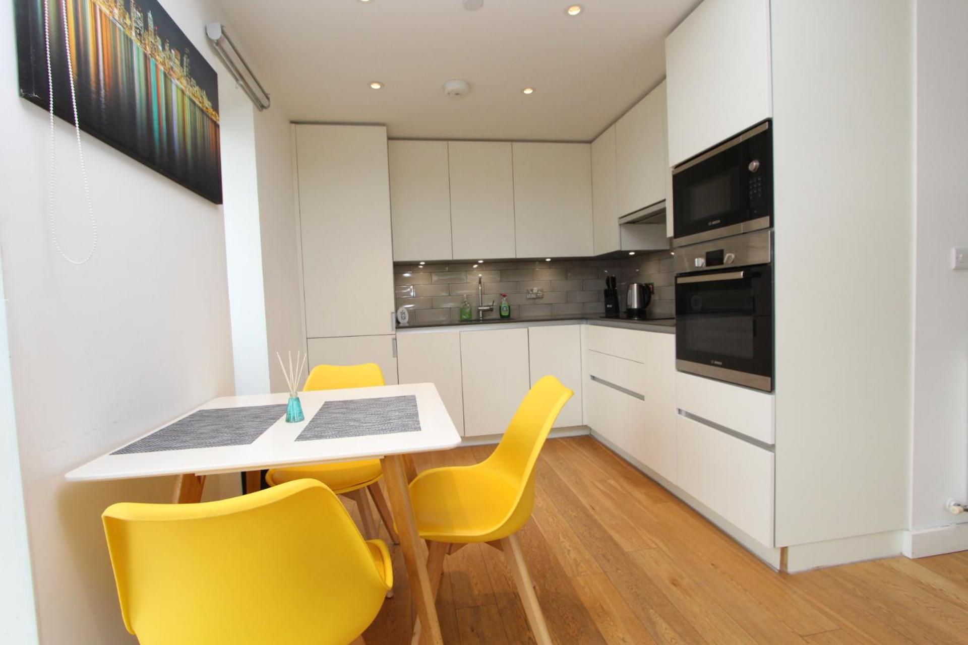 Spacious & Modern 1 Bedroom Close To Station In E16 London Exterior photo